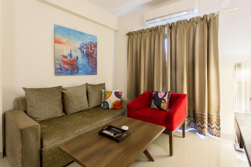 Treebo Trend Zeebo Suites アーポラ エクステリア 写真